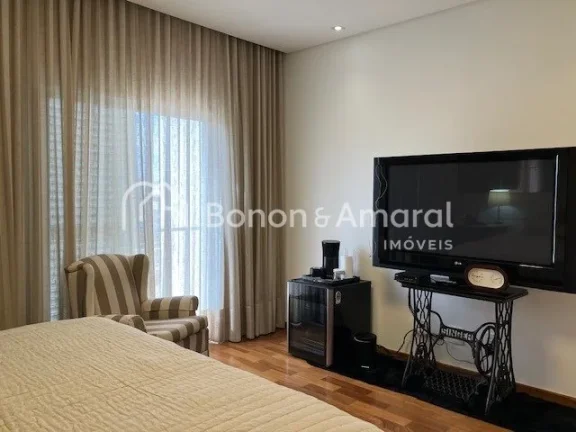 Imagem Ampla residência, muita luz natural, cômodos grandes, funcionalidade
483m² área construída em u...