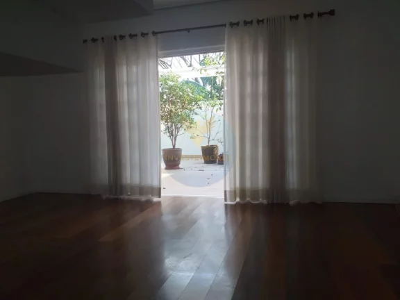 Imagem Casa de Condomínio à Venda no Miolo da Granja Viana