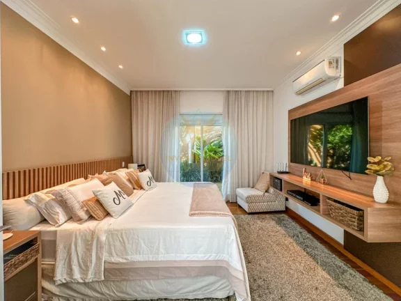 Imagem Casa em Condomínio a Venda no bairro Granja Viana - Cotia, SP