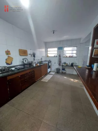 Imagem Casas à venda, 260 m² por R$ 1.700.000 - Jardim Vinte e Cinco de Agosto - Duque de Caxias/RJ