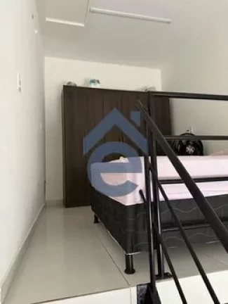 Imagem Casa no Poço, próximo a Praça da Maravilha, com Térreo e Primeiro Piso independe