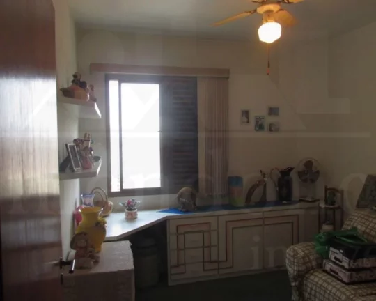 Imagem Apartamento excelente, com terraço, lavabo, 4 dormitórios sendo 1 suíte, piso em tacos e tudo bem...