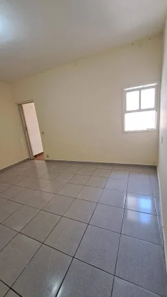 Imagem Casa 1 Dormitório • Cozinha • 1 Vaga de Garagem