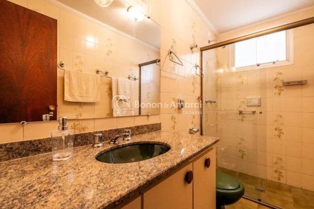 Imagem Apartamento à venda no coração do Cambuí, Campinas, em localização nobre e tranquila. Com plan...