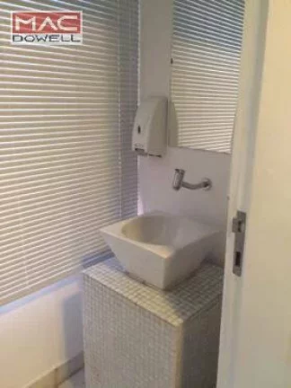 Imagem Prédio comercial de 240 m² - VENDA / LOCAÇÃO - Laranjeiras/RJ