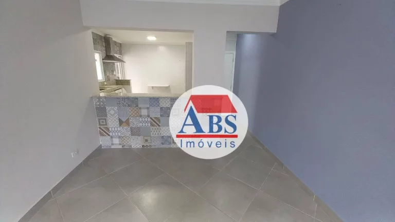 Imagem Amplo apartamento na Aparecida em santos reformado a poucos metros do mar