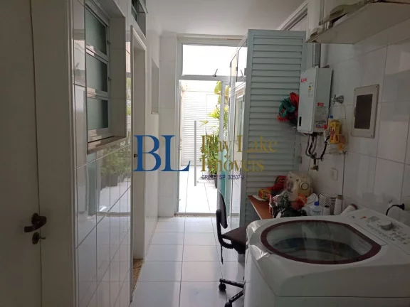 Imagem Casa ampla com espaço gourmet retrátil, 2 suítes+ 4 vagas + 6 banheiros