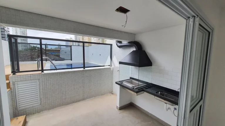 Imagem Casas Sobrepostas Duplex à Venda com 3 Suítes, Piscina e Churrasqueira no Embaré em Santos/SP