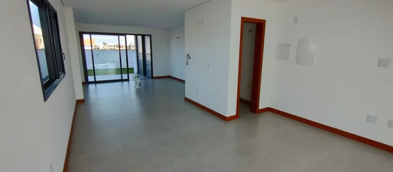 Imagem Casa à Venda, Lindo Sobrado Geminado, 03 Suítes, 163 m2, Financiável, no Jardim Campeche, Florianópolis/SC