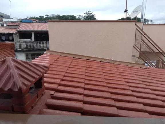 Imagem Enorme Sobrado de Esquina, Ótima localização, Região Central- Ferraz de Vasconcelos- São Paulo