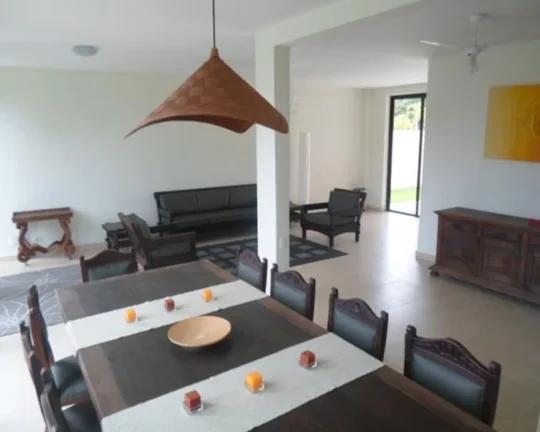 Imagem Casa tipo sobrado de 3 quartos na Enseada ao lado da praça da Brunella, Guarujá-SP: 350m², 2 salas, 2 vagas. Venda ou locação!