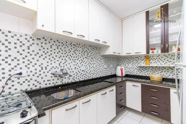 Imagem Sobrado SEMIMOBILIADO com 2 quartos + ático à venda, 108 m² por R$ 499.000 - Xaxim - Curitiba/PR