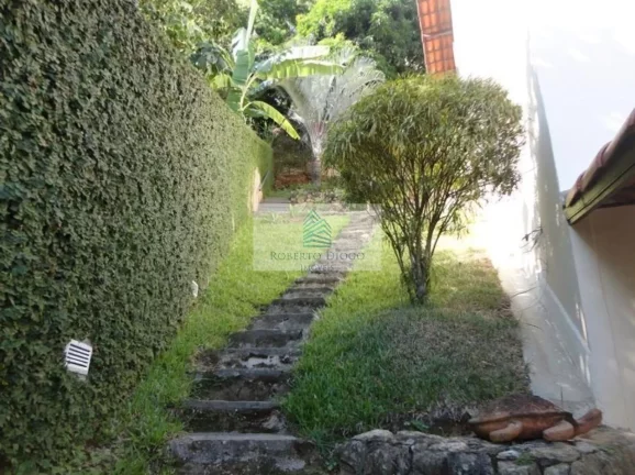 Imagem Casa de luxo em condomínio no Santa Rosa, Niterói-RJ: 4 quartos, 1 suíte, 2 banheiros, 2 vagas de garagem, 450m²