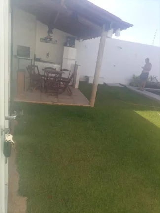Imagem Casa à venda no Mosqueiro: 2 quartos, suíte, 4 vagas de garagem - Imperdível
