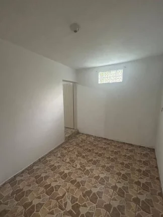 Imagem Casa Fundos Locação 2 Dormitórios com 1 Vaga de garagem - Jardim Ipanema