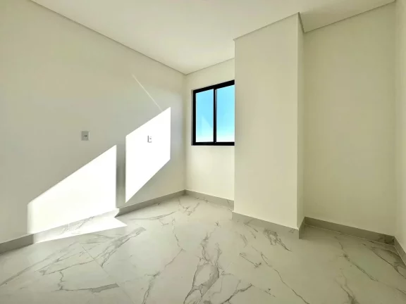 Imagem Cobertura Duplex com 3 dormitórios sendo 1 suíte e 2 vagas no bairro Bom Jesus -São José dos Pinhais