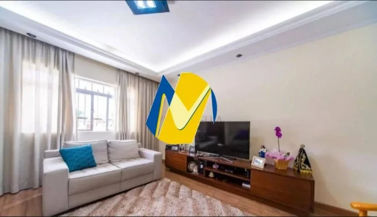 Imagem Sobrado amplo com 3 dormitórios e cozinha planejada - pronto pra morar