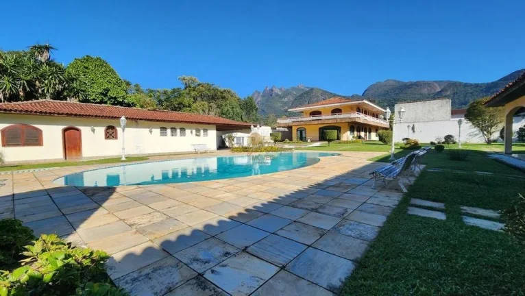 Imagem Casa para Venda em Teresópolis / RJ no bairro Alto