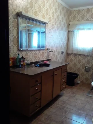 Imagem Casa Santo André - 243M², 5 Dorms, Cozinha, Edícula, 1 Vaga, Próximo Escolas, Supermercado.