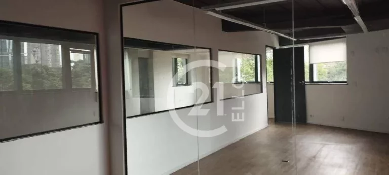 Andar comercial na rua Funchal - Vila Olímpia - SP