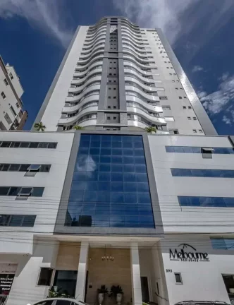 Imagem Apartamento mobiliado com 3 suítes e 3 vagas no centro de Balneário Camboriú