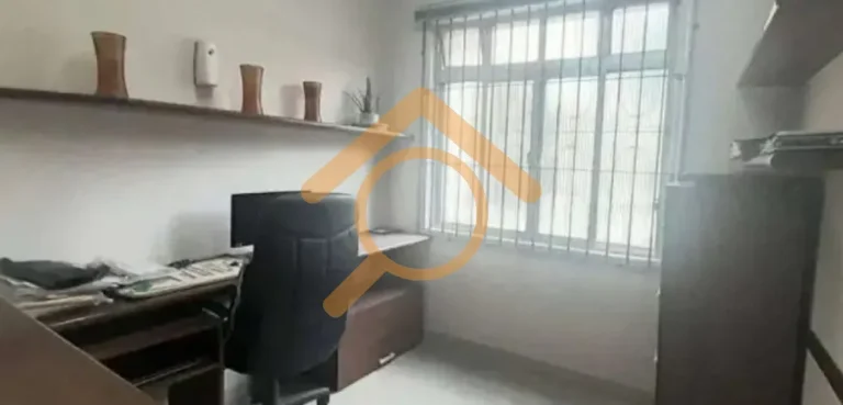 Imagem Sala Comercial de 65m² no Centro de Santos-SP: Venda ou Locação em Condomínio de Destaque