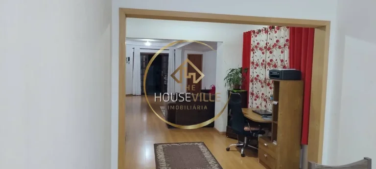 Imagem Casa 3 Dormitórios,(1 Suíte) 225m², Jd Portugal, SJC