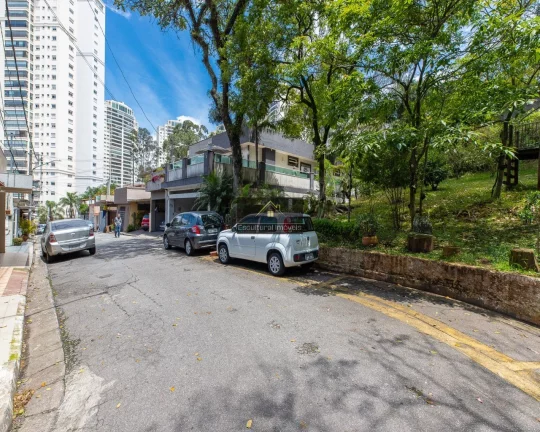 Imagem SOBRADO EM VILA FECHADA 2 SUITES 160,00 M ÁREA CONSTRUÍDA CHURRASQUEIRA VARANDA COM VISTA PRÓXIMO AO OBA HORTIFRUTI BAIRRO CAMPO GRANDE