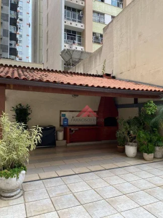 Imagem Apartamento em local previligiado no miolo de icarai,constituido por salão 03 quartos dependencias completa,vaga de garagem na escritura,andar alto so