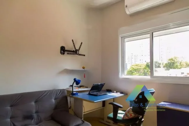 Imagem Linda casa à venda com 262m², próximo ao metrô Praça da Arvore e Saúde.