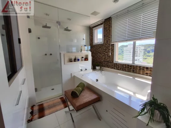 Imagem Apartamento de Luxo à Venda em Praia Grande-SP, 3 Quartos, 3 Suítes, 1 Sala, 3 Vagas de Garagem, 250m² no Canto do Forte!