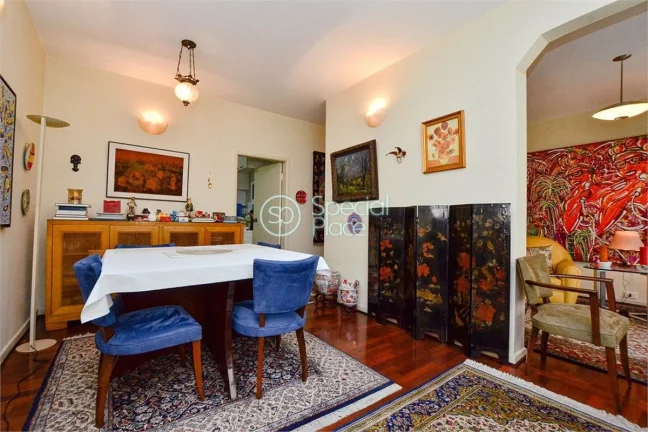 Imagem Lindo apartamento com 113m2, 2 dormitórios e 1 vaga na garagem. Living para dois ambientes, piso em...