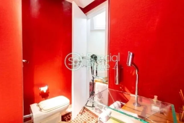 Imagem Localizado em Moema Índios, totalmente fora de rota, apartamento amplo. possui 172 metros, living c...