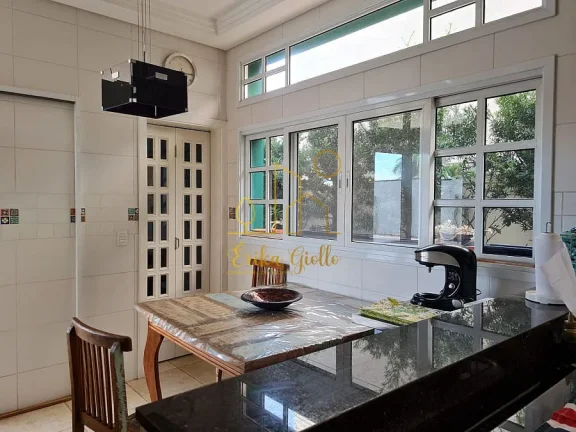 Imagem Casa à venda  Estilo Toscano no Condomínio Serra da Japi