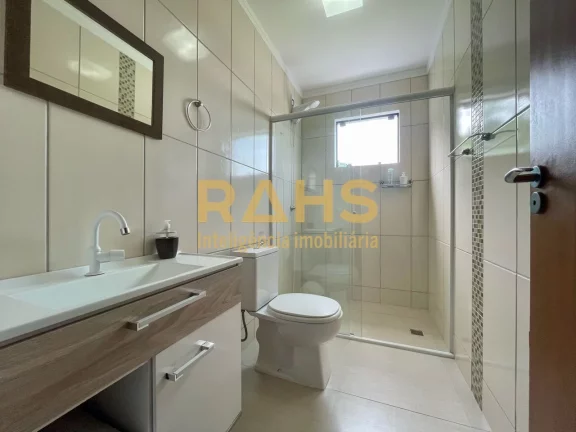 Imagem Excelente Casa em Condomínio Fechado à Venda no Bairro Vila Nova em Joinville. Casa de alto padrã...