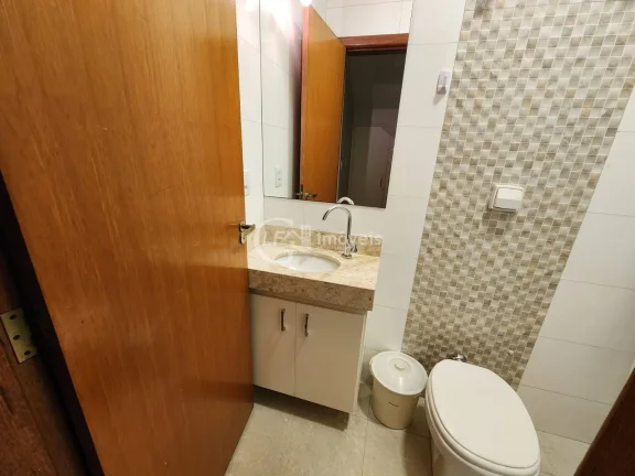 Imagem Casa à venda em Campo Grande-MS, bairro Amambaí: 3 quartos, 2 suítes, 3 salas, 2 banheiros, 3 vagas de garagem, 260m² de área.