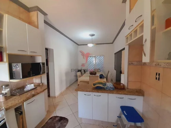 Imagem Casa ideal para quem gosta de aproveitar áreas externas . Beira Rio, Guaratinguetá