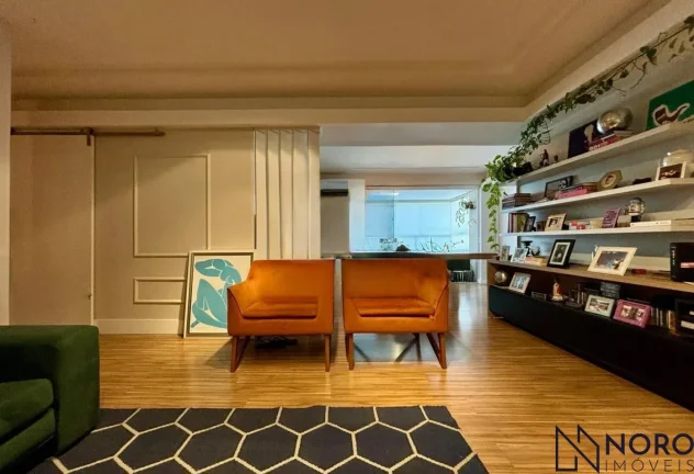 Imagem Apartamento Espaçoso com 3 Suítes e 2 Vagas no Centro de Santa Maria