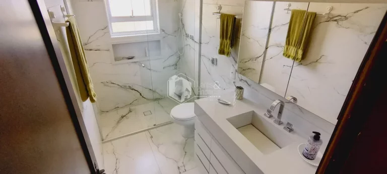 Imagem Sobrado à venda, 710m² com 4 dorm sendo 2 suítes, 8 vagas, casa com edícula, piscina com cascata e churrasqueira - Alto da Lapa