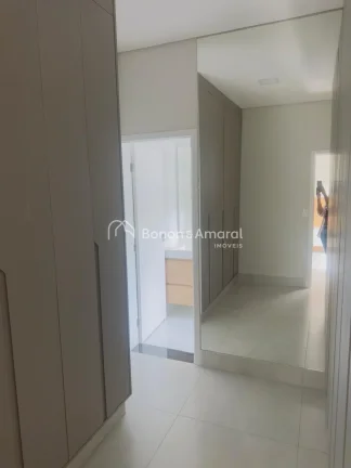 Imagem Casa térrea em condomínio fechado, com 193 m² de área construída em terreno de 300 m².
Possui ...