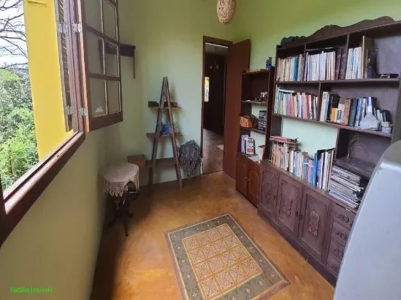 Imagem Linda casa, construção ecológica, com aquecimento solar.
Construção com menos de 10 anos.
área...