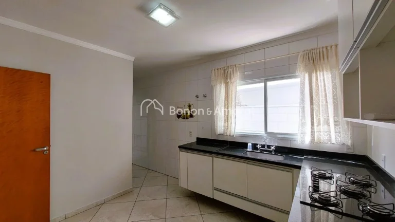 Imagem Aluga-se casa com 4 dormitórios em Valinhos