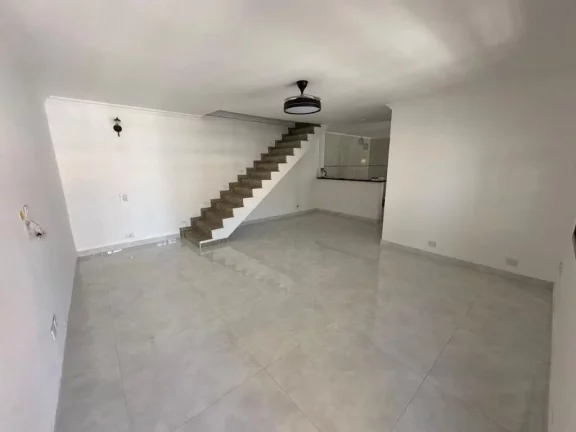 Imagem Sobrado com 3 dormitórios à venda, 236 m² por R$ 750.000,00 - Cidade Edson - Suzano/SP