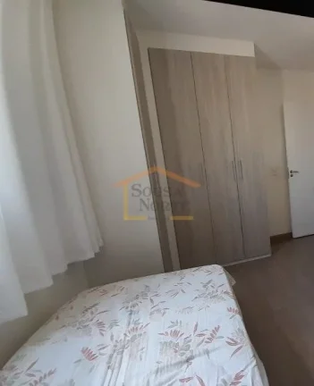 Imagem Apartamento com 3 dormitórios, sendo 1 suíte, todos com armários planejados. Cozinha funcional in...
