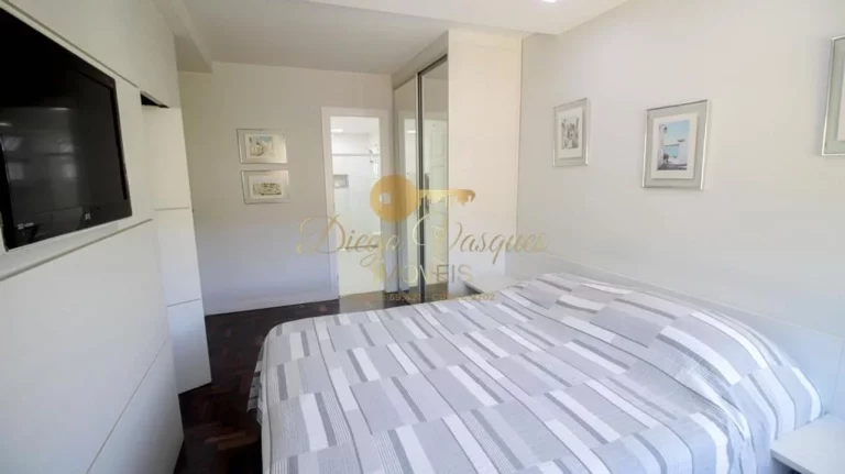 Imagem Casa em Condomínio para Venda em Teresópolis / RJ no bairro Comary