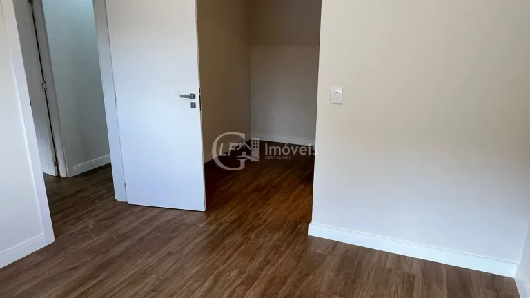 Imagem Casa em Condomínio à Venda em Campo Grande-MS - Residencial Damha III: 3 Quartos, 3 Suítes, 3 Salas, 5 Banheiros, 6 Vagas, 280m².