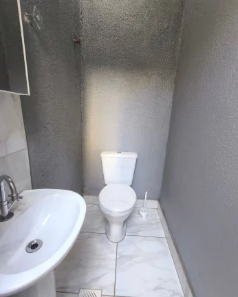 Imagem Casa De 3/4 C Suite Sozinha No Lote No Jardim Mariliza