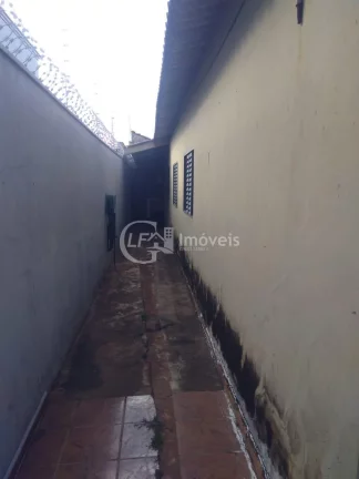 Imagem Casa de 4 quartos à Venda no Parque Residencial Rita Vieira, Campo Grande-MS - 140m² - 2 vagas de garagem