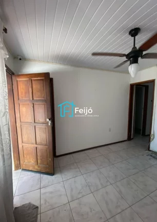 Imagem Casa 3 dormitórios com pátio e garagem - Restinga Nova