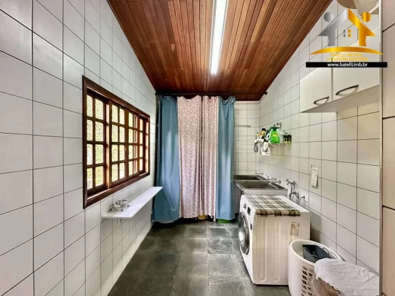 Imagem Casa à venda localizada no miolo da Granja Viana, em Cotia - SP | Batelli Imóveis